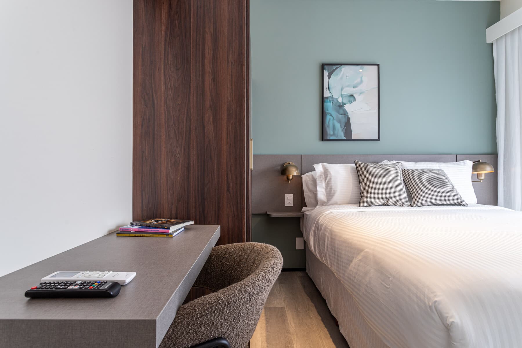 Apartamento 2 Dorms (Casal e 2 Solteiro) - 73M - Iconyc House of Charlie