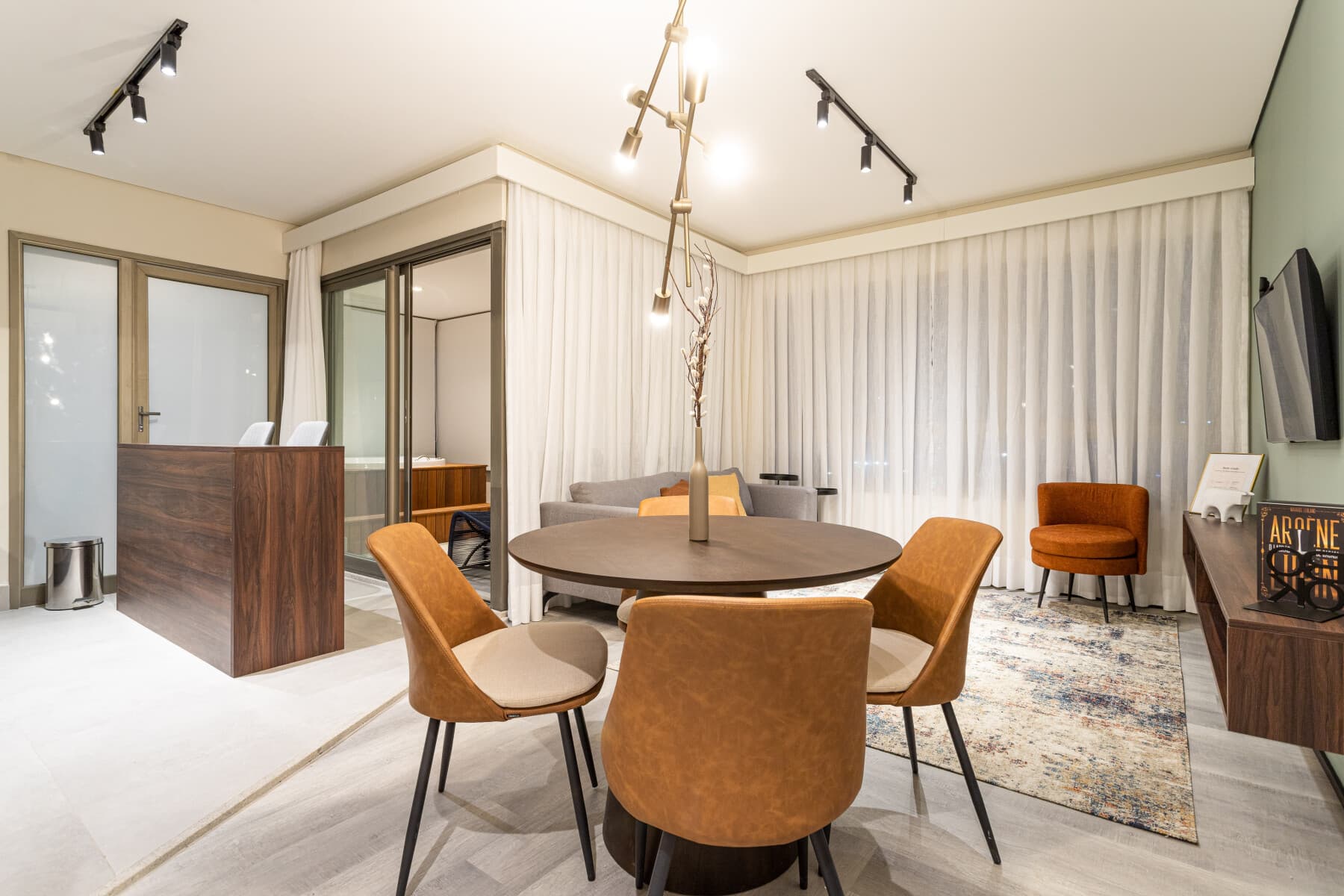 Apto Deluxe 2 Dorms (Casal 2 Solteiro) - 97M - Iconyc House of Charlie