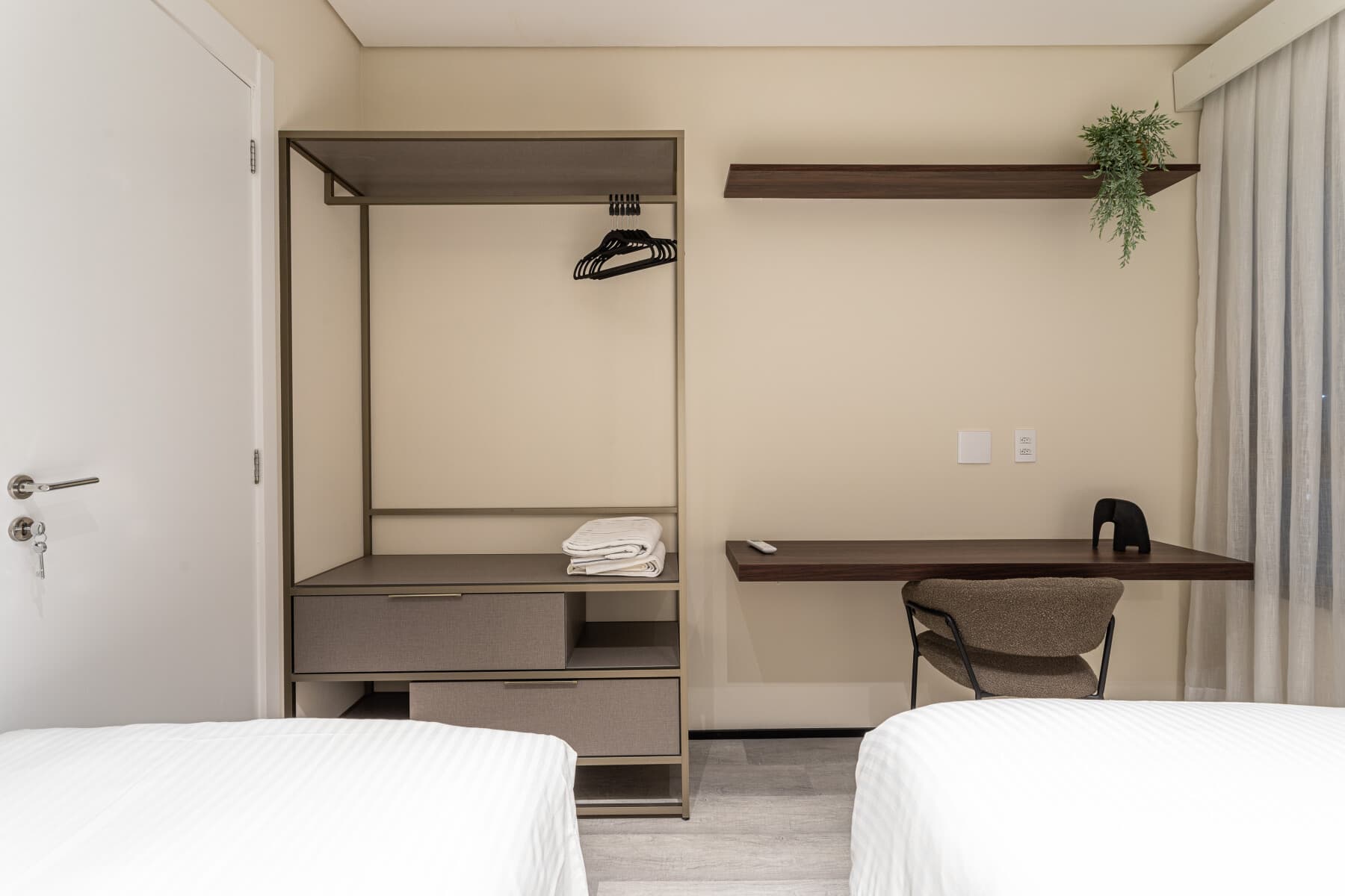 Apto Deluxe 2 Dorms (Casal 2 Solteiro) - 97M - Iconyc House of Charlie