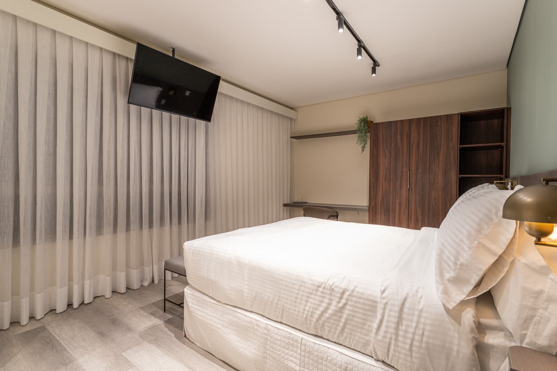 Apto Deluxe 2 Dorms (Casal 2 Solteiro) - 97M - Iconyc House of Charlie