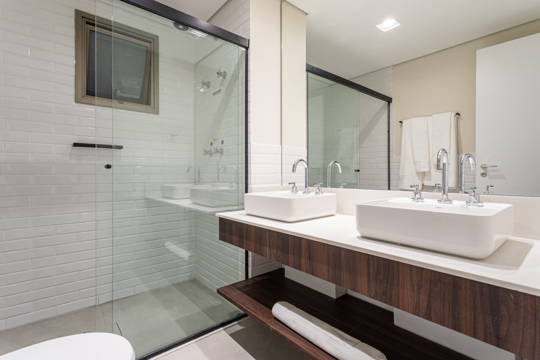 Apto Deluxe 2 Dorms (Casal 2 Solteiro) - 97M - Iconyc House of Charlie