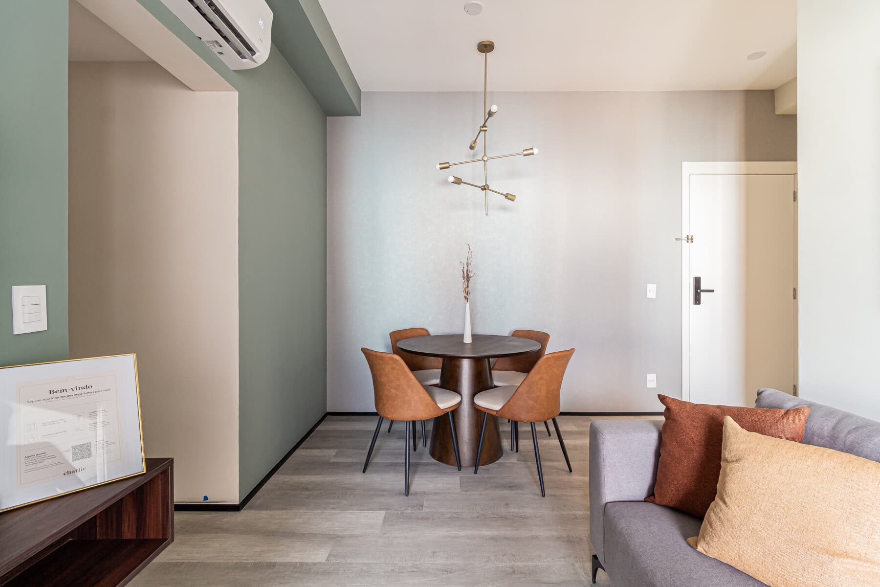 Apartamento 2 Dorms (Casal e 2 Solteiro) - 62M - Iconyc House of Charlie