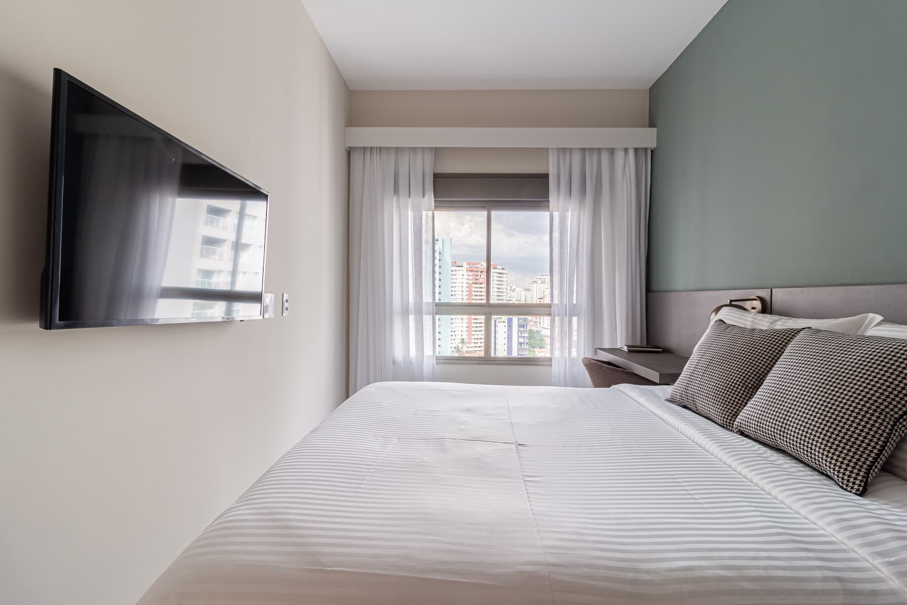 Apartamento 2 Dorms (Casal e 2 Solteiro) - 62M - Iconyc House of Charlie