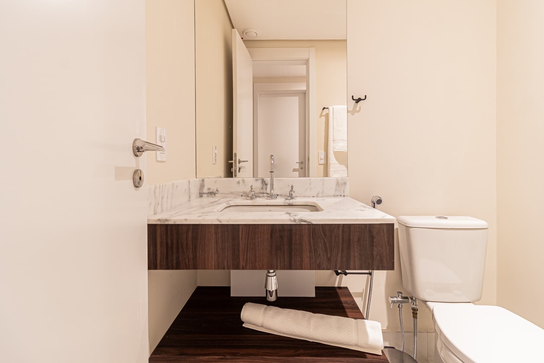 Apartamento 2 Dorms (Casal e 2 Solteiro) - 62M - Iconyc House of Charlie