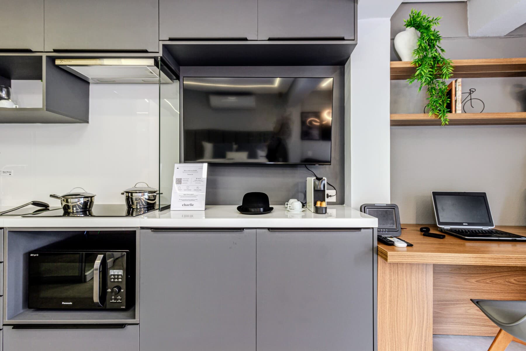 Charlie Window Moema