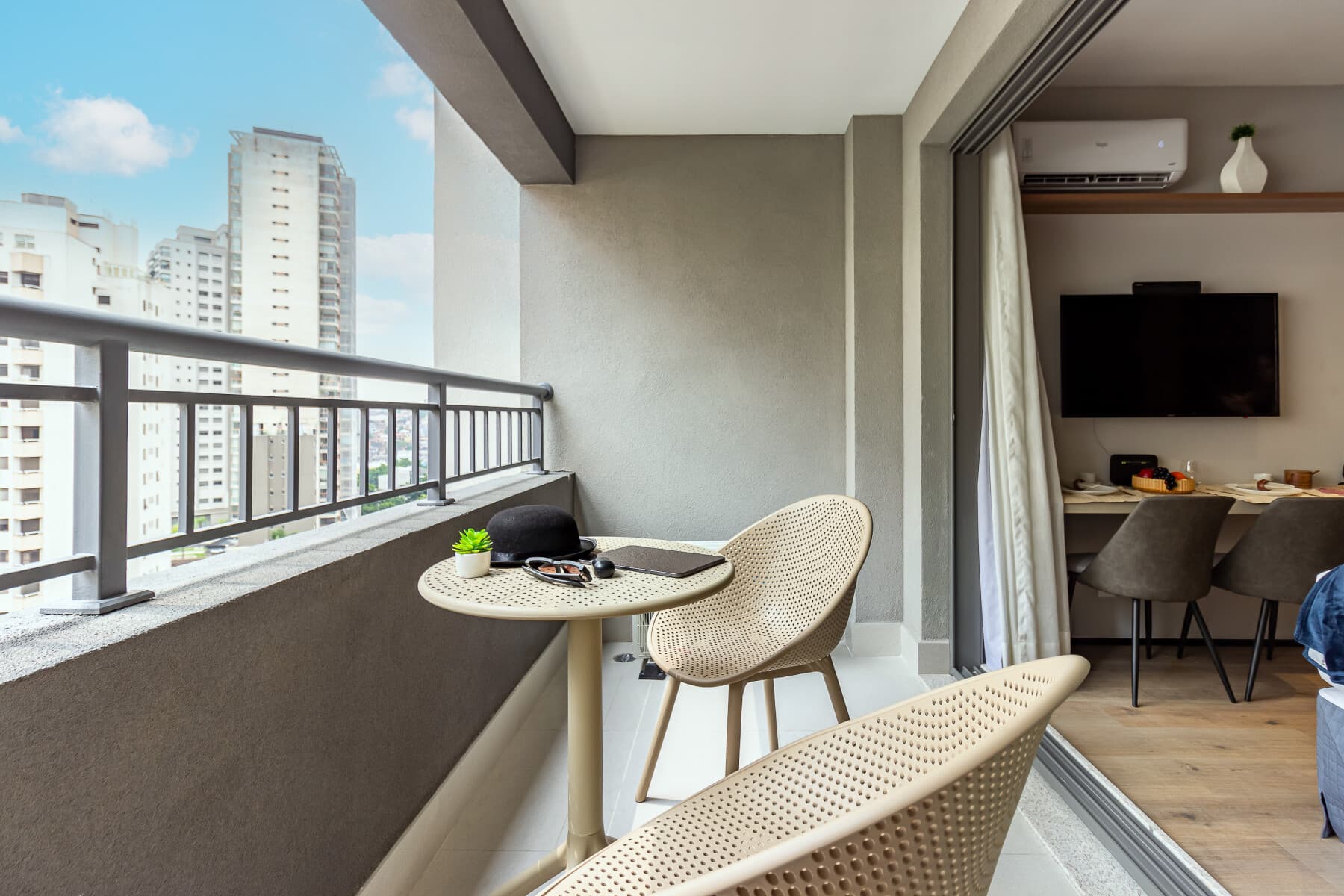 Studio Casal com Varanda 28m NR - Charlie Lumiere Klabin