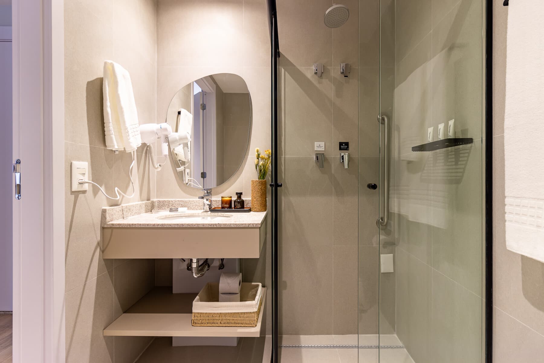 Studio Casal com Varanda 28m NR - Charlie Lumiere Klabin