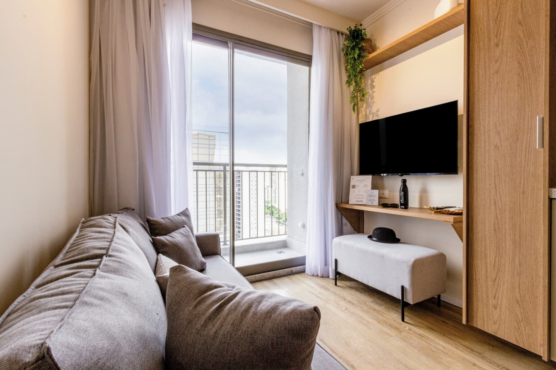 Charlie Bothanic Campo Belo