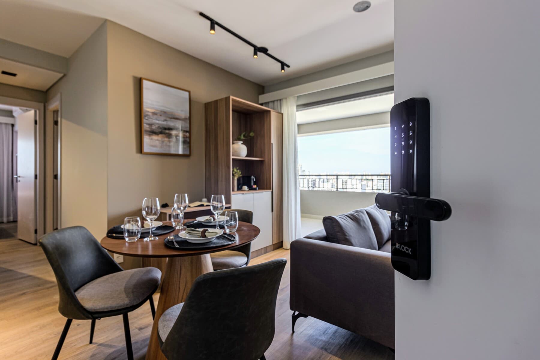 Charlie Grand Vitrali Moema