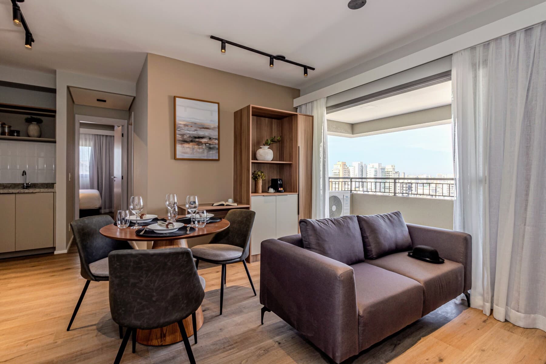 Charlie Grand Vitrali Moema