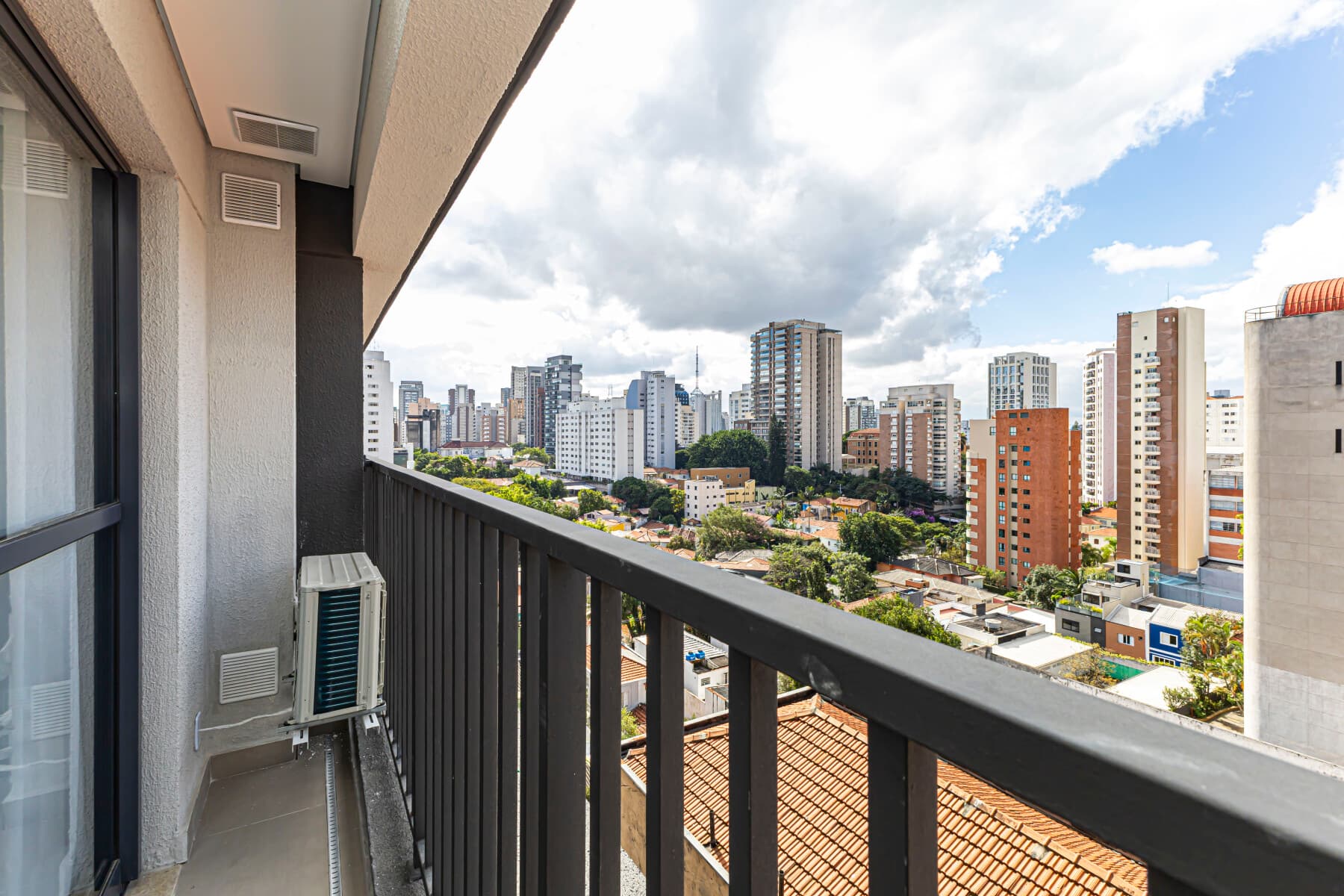 Charlie Librio Vila Mariana