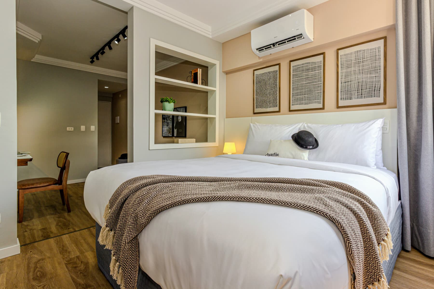 Studio Casal - Charlie Poeta Drummond Jardins