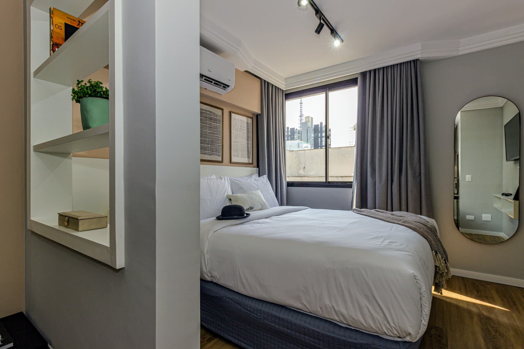 Studio Casal - Charlie Poeta Drummond Jardins