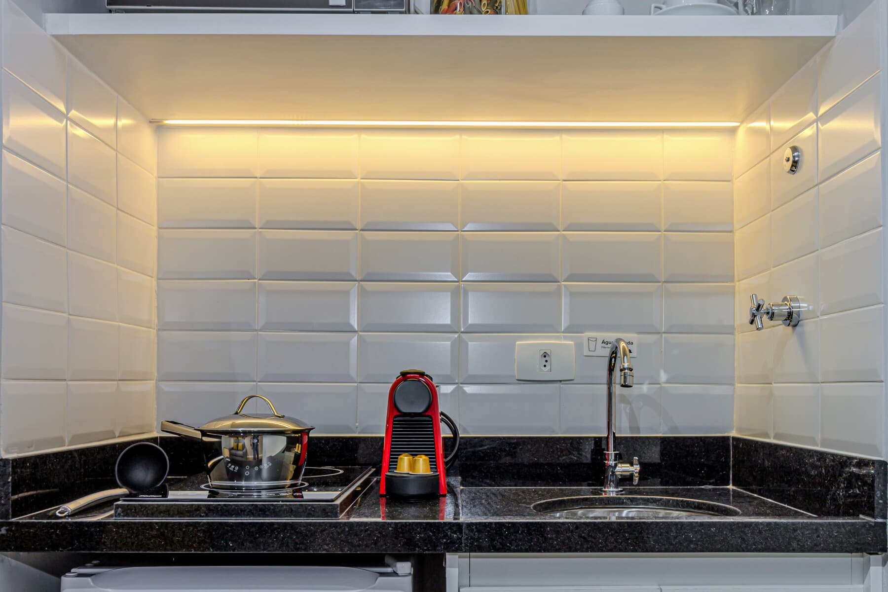 Charlie Poeta Drummond Jardins