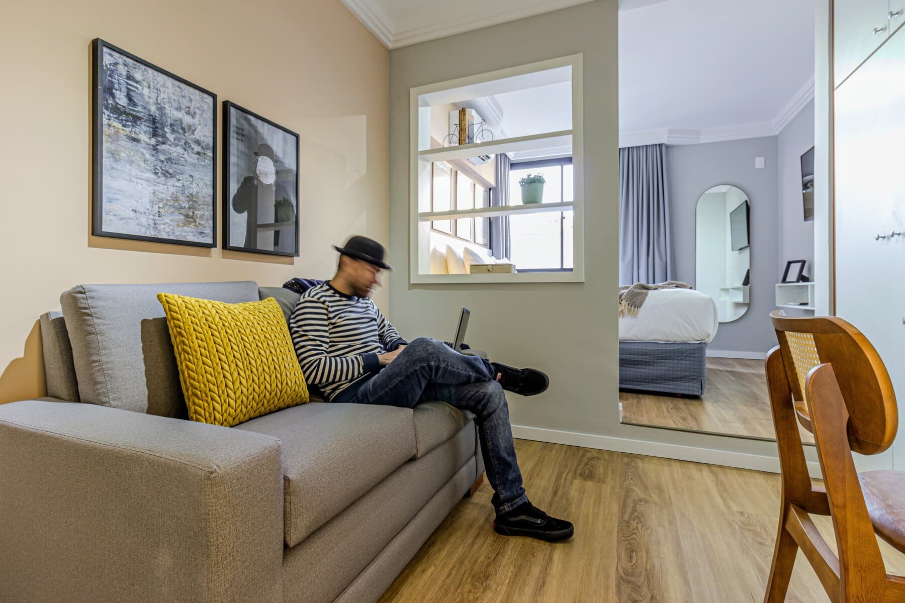 Studio Casal - Charlie Poeta Drummond Jardins