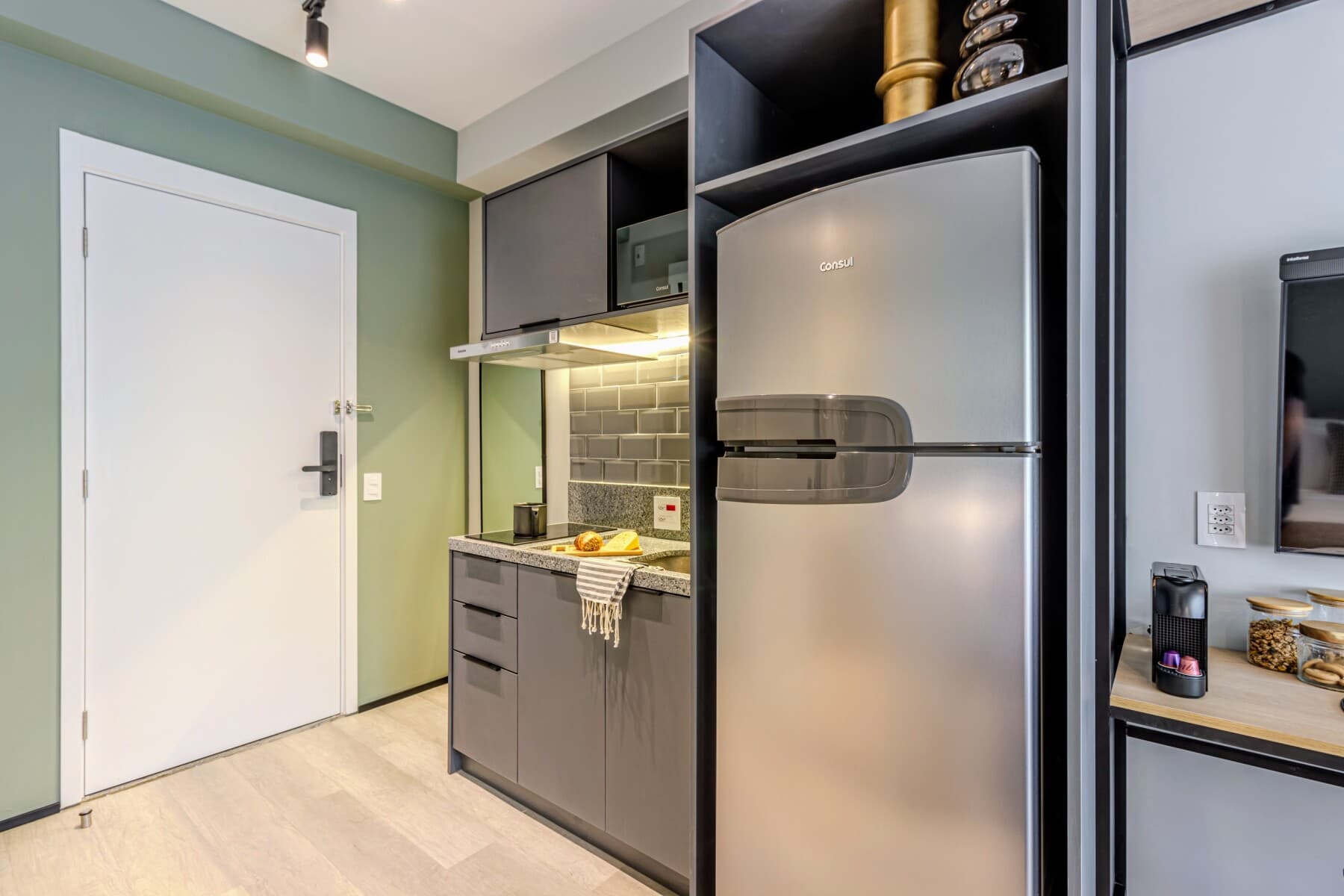 Studio Casal com Varanda NR - Charlie Nik Paulista