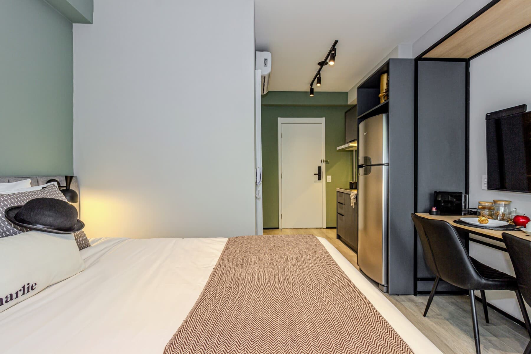 Studio Casal com Varanda NR - Charlie Nik Paulista