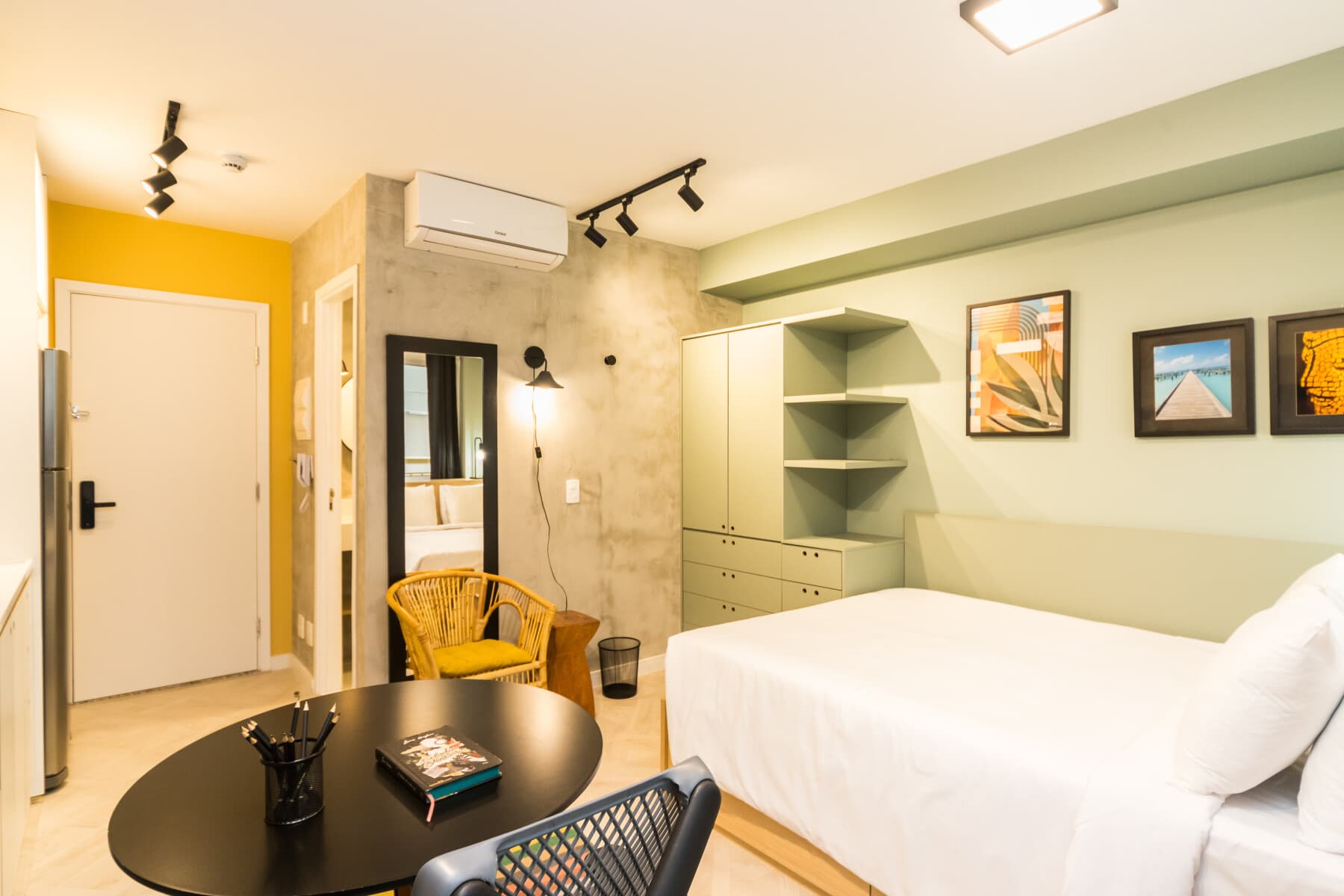 Studio Casal - Smart Charlie Mobi Pinheiros