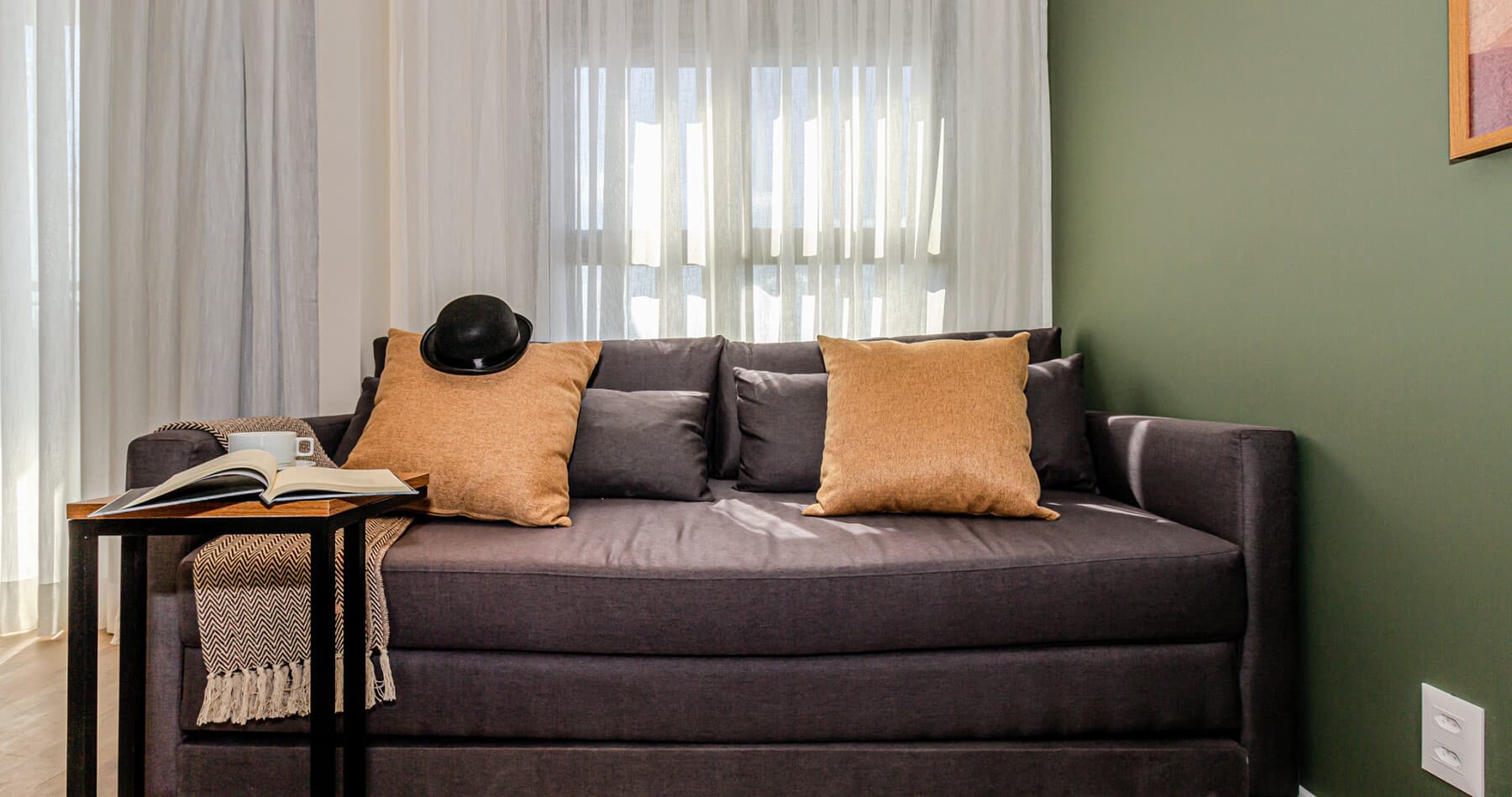 Apto 1 Dorm 40m com Sofá Cama - R - Charlie Bothanic Campo Belo