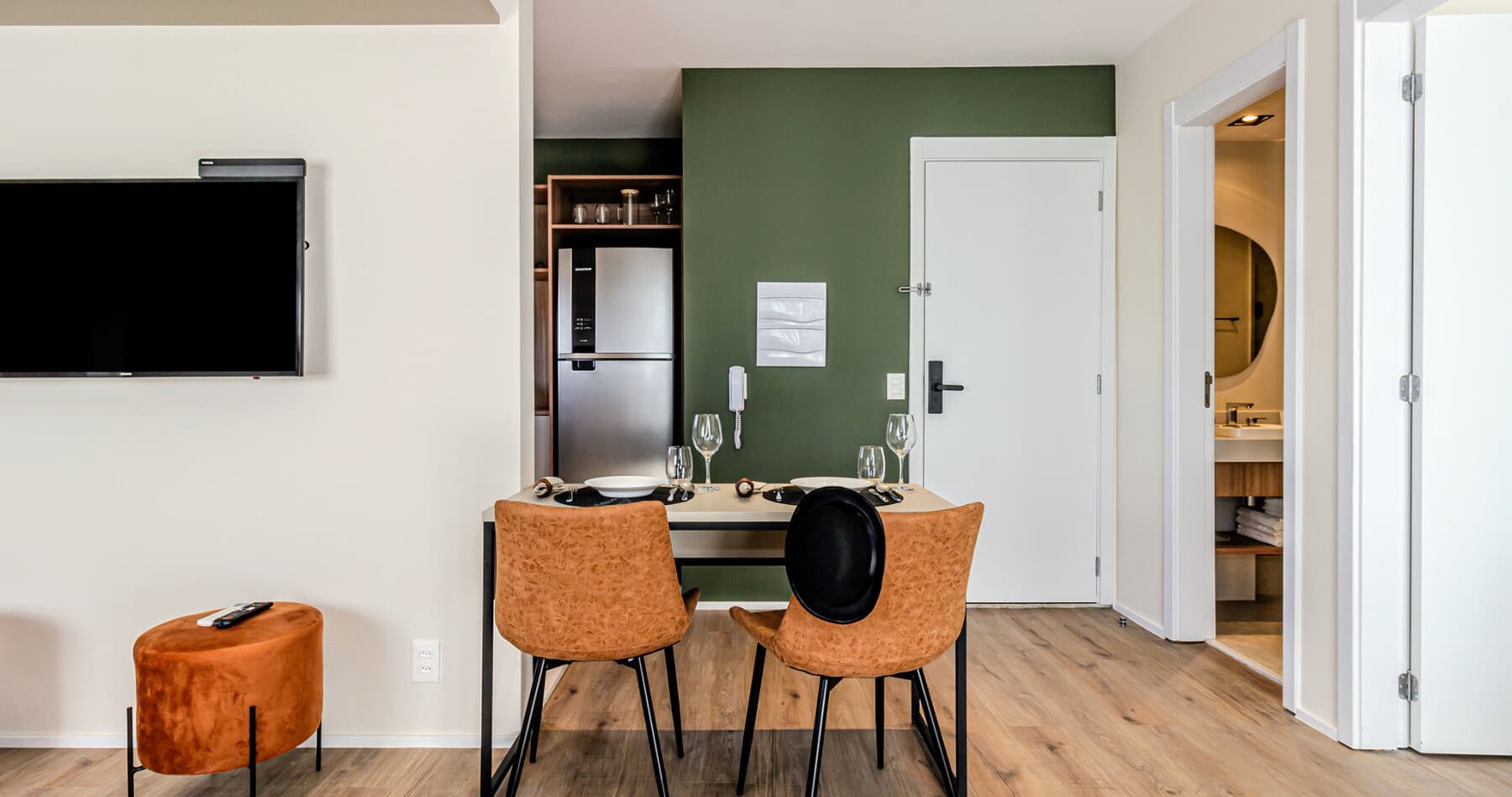 Apto 1 Dorm 40m com Sofá Cama - R - Charlie Bothanic Campo Belo