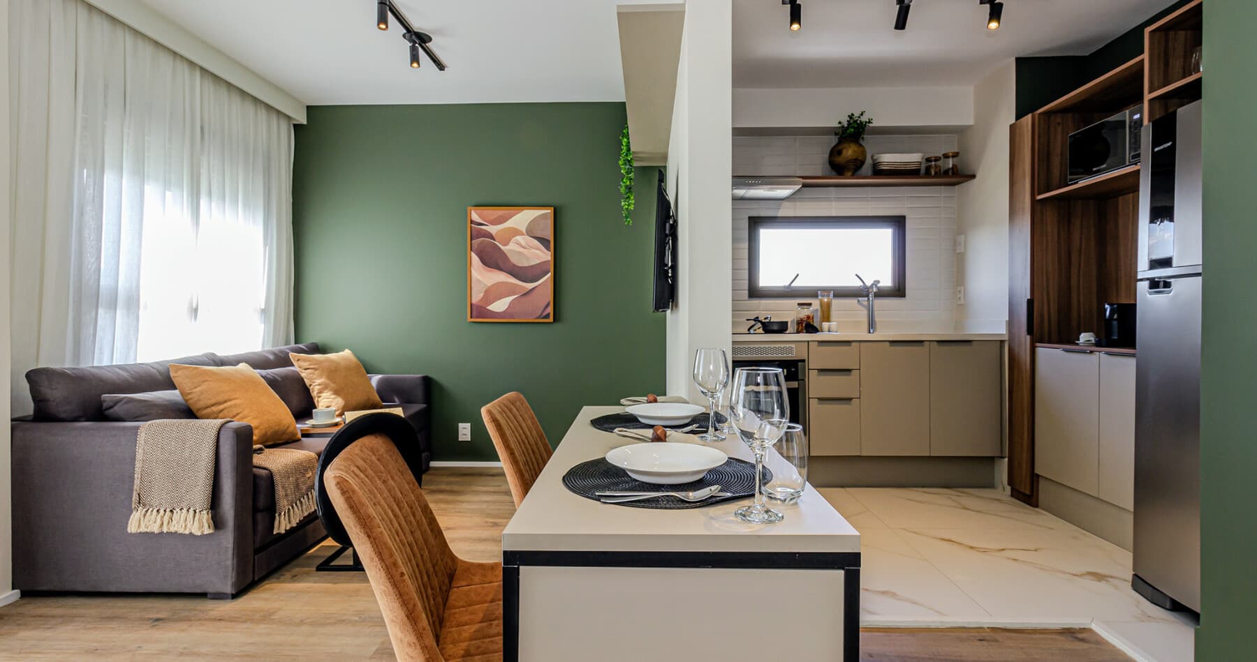 Apto 1 Dorm 40m com Sofá Cama - R - Charlie Bothanic Campo Belo