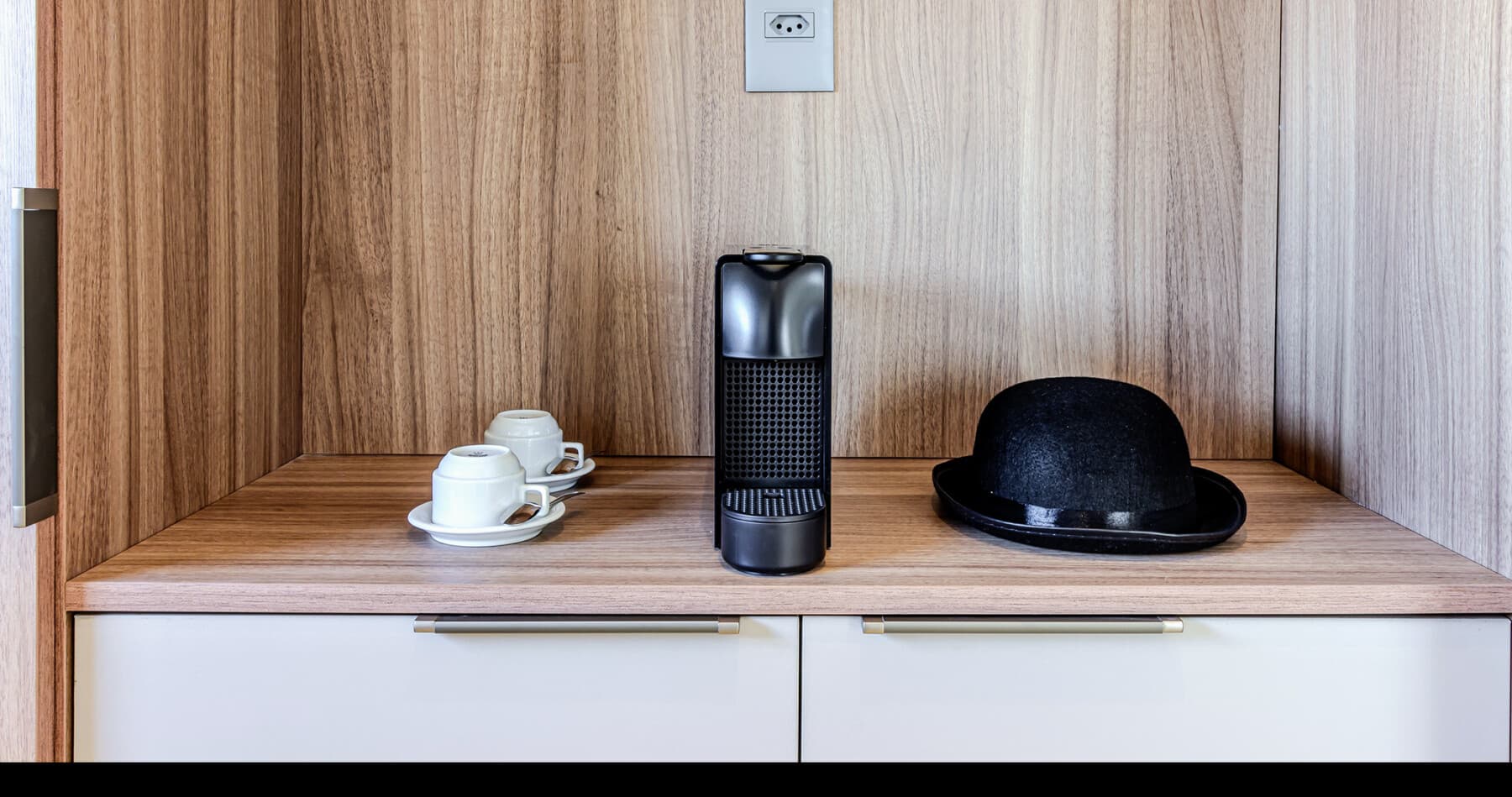 Apto 1 Dorm 40m com Sofá Cama - R - Charlie Bothanic Campo Belo