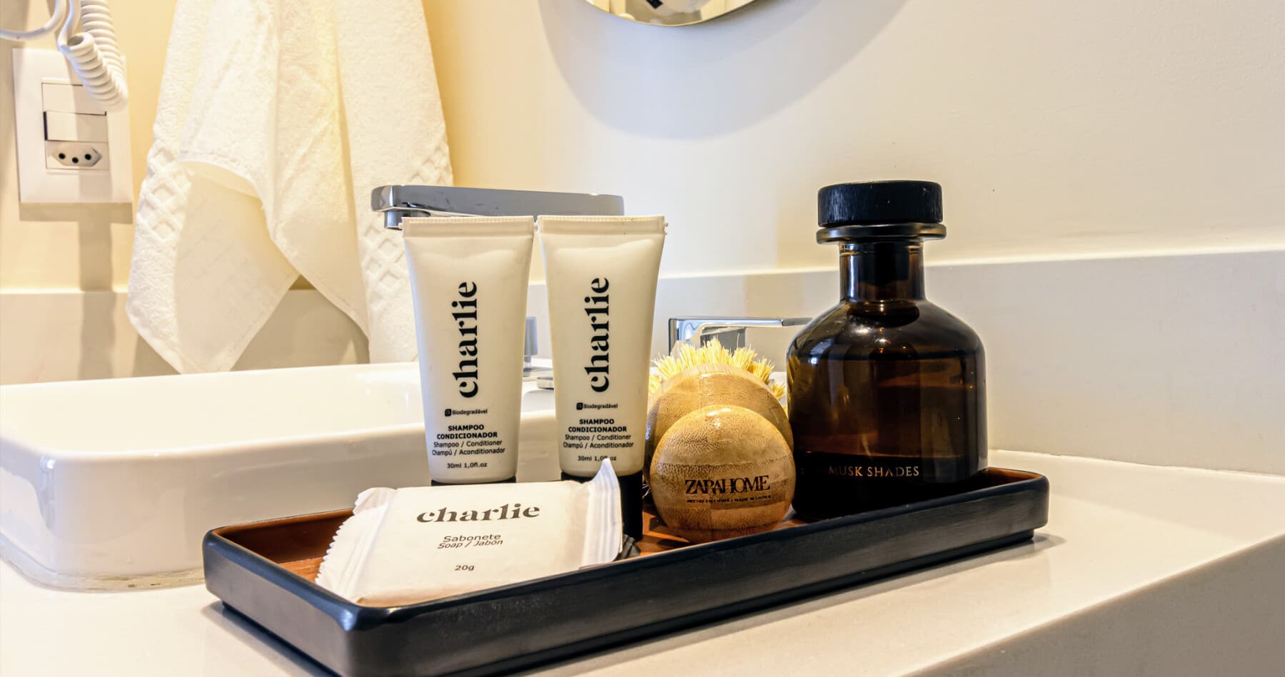 Apto 1 Dorm 40m com Sofá Cama - R - Charlie Bothanic Campo Belo