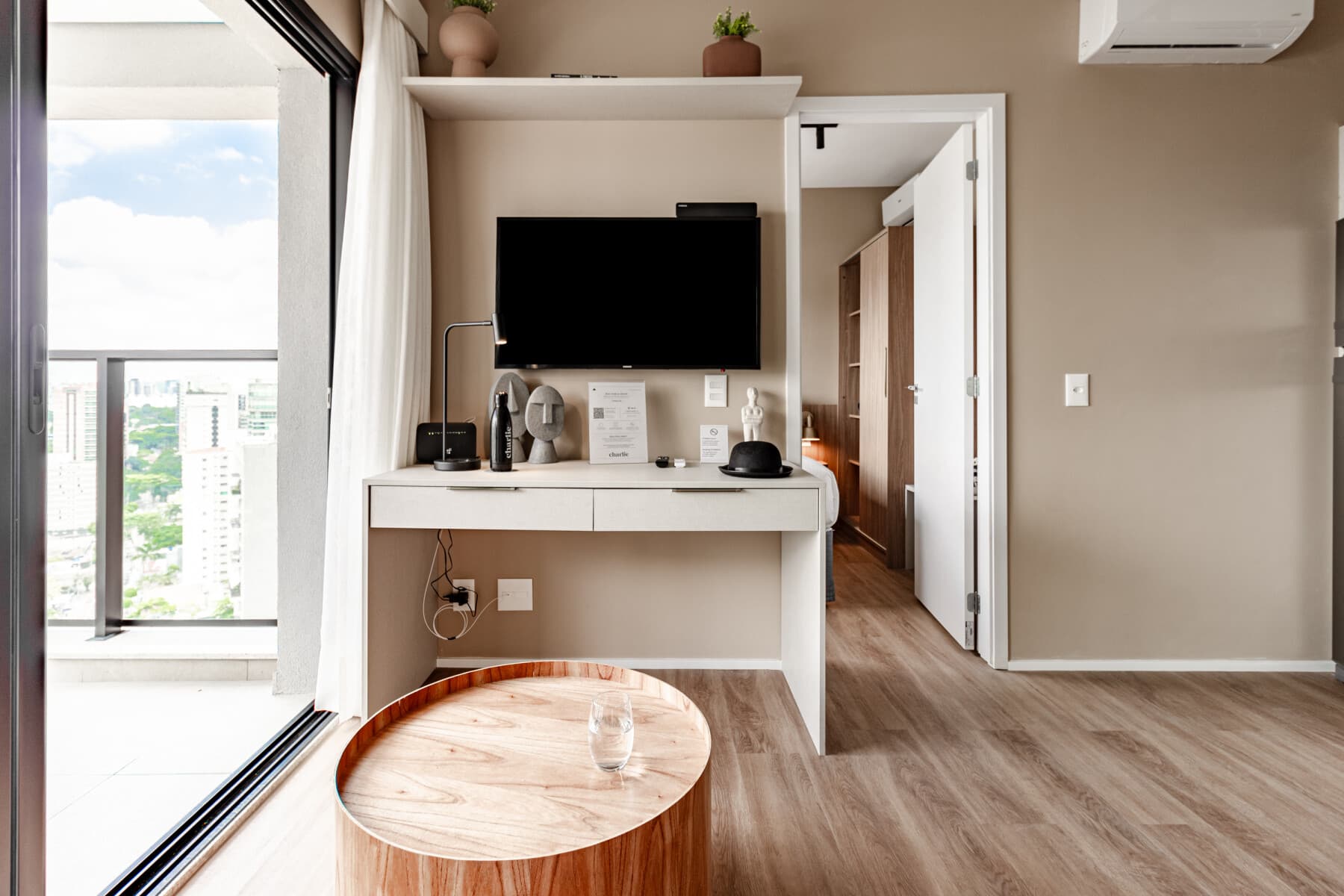 Charlie Window Moema