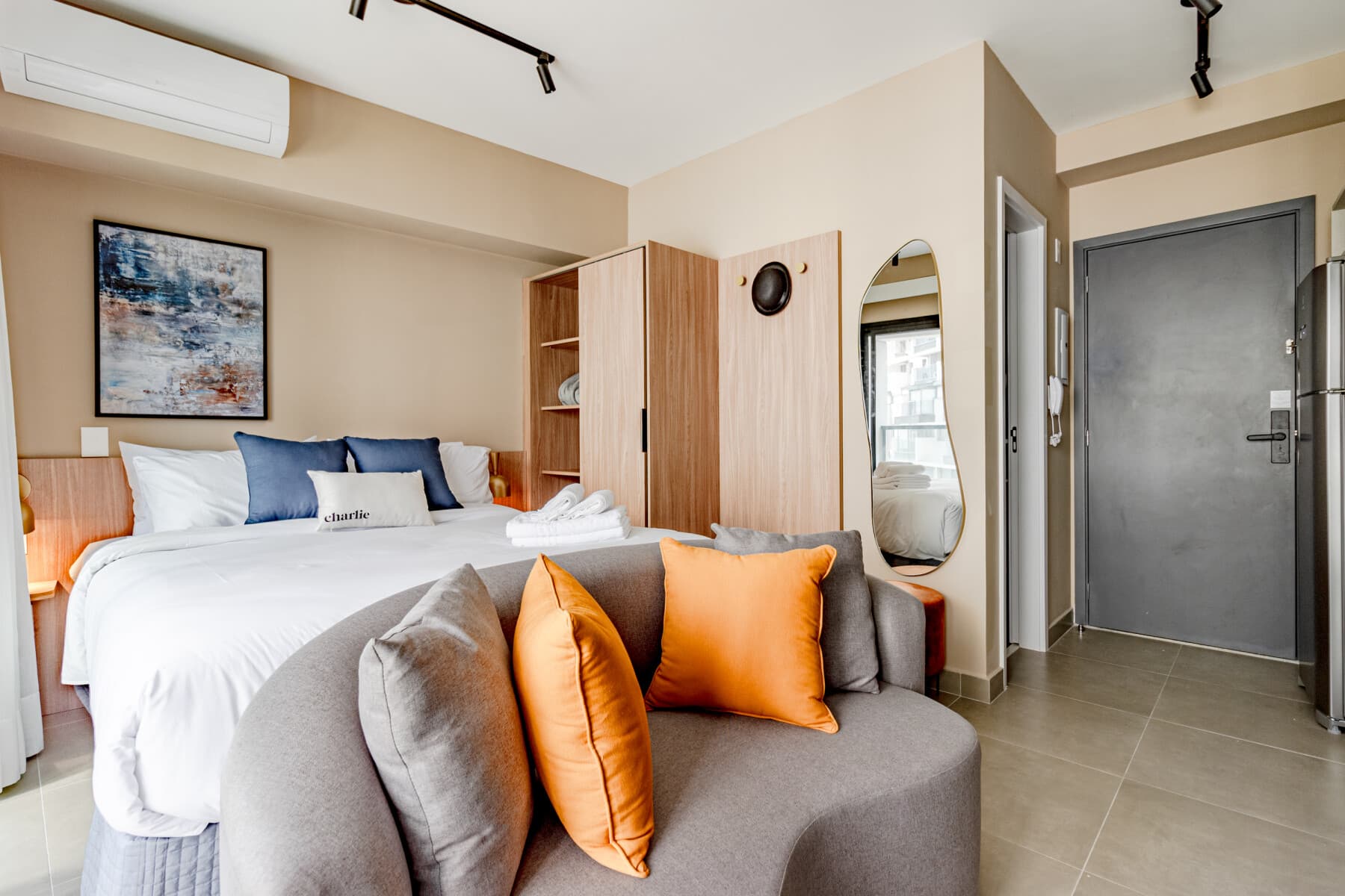 Charlie Window Moema