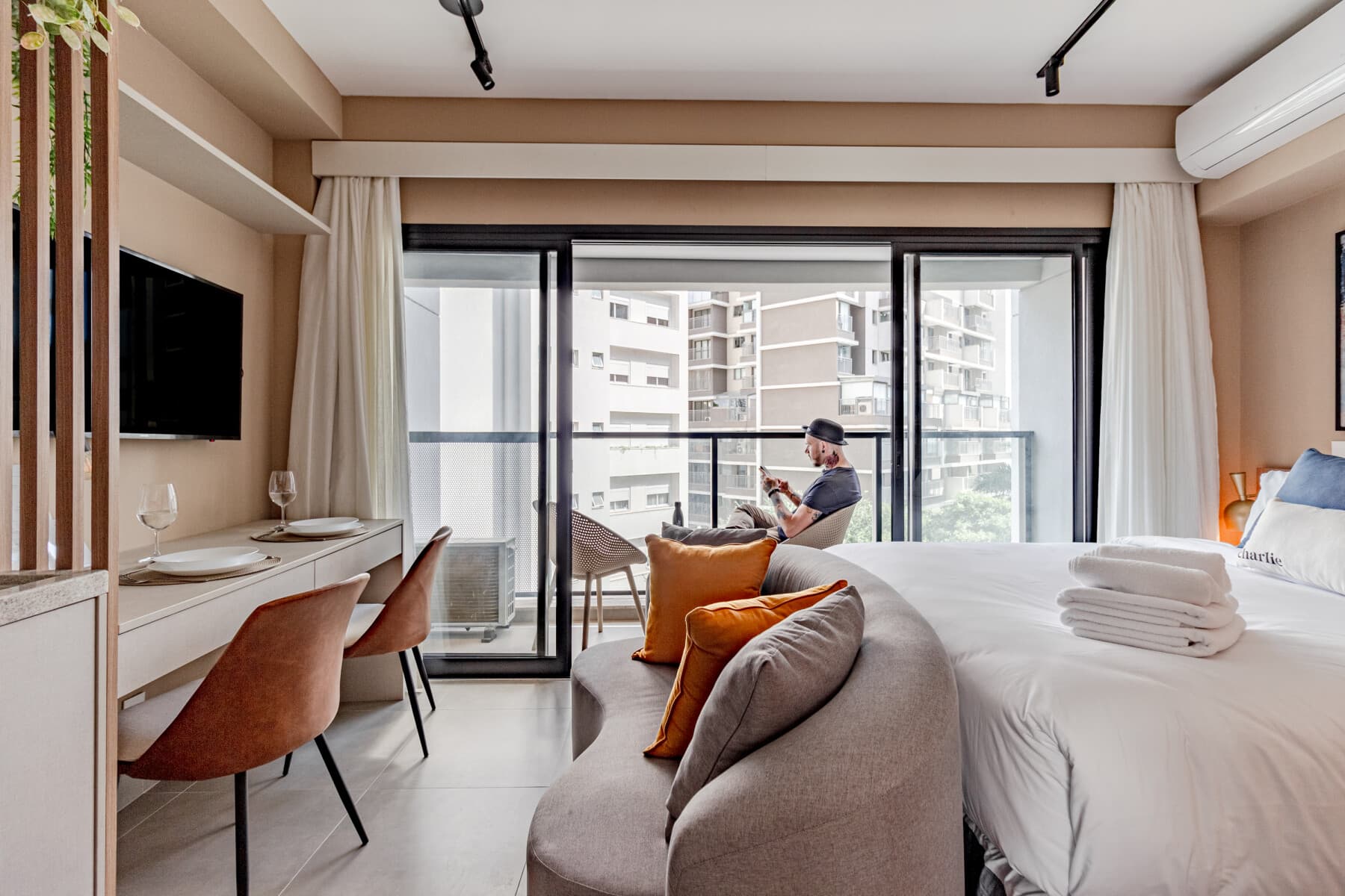 Charlie Window Moema