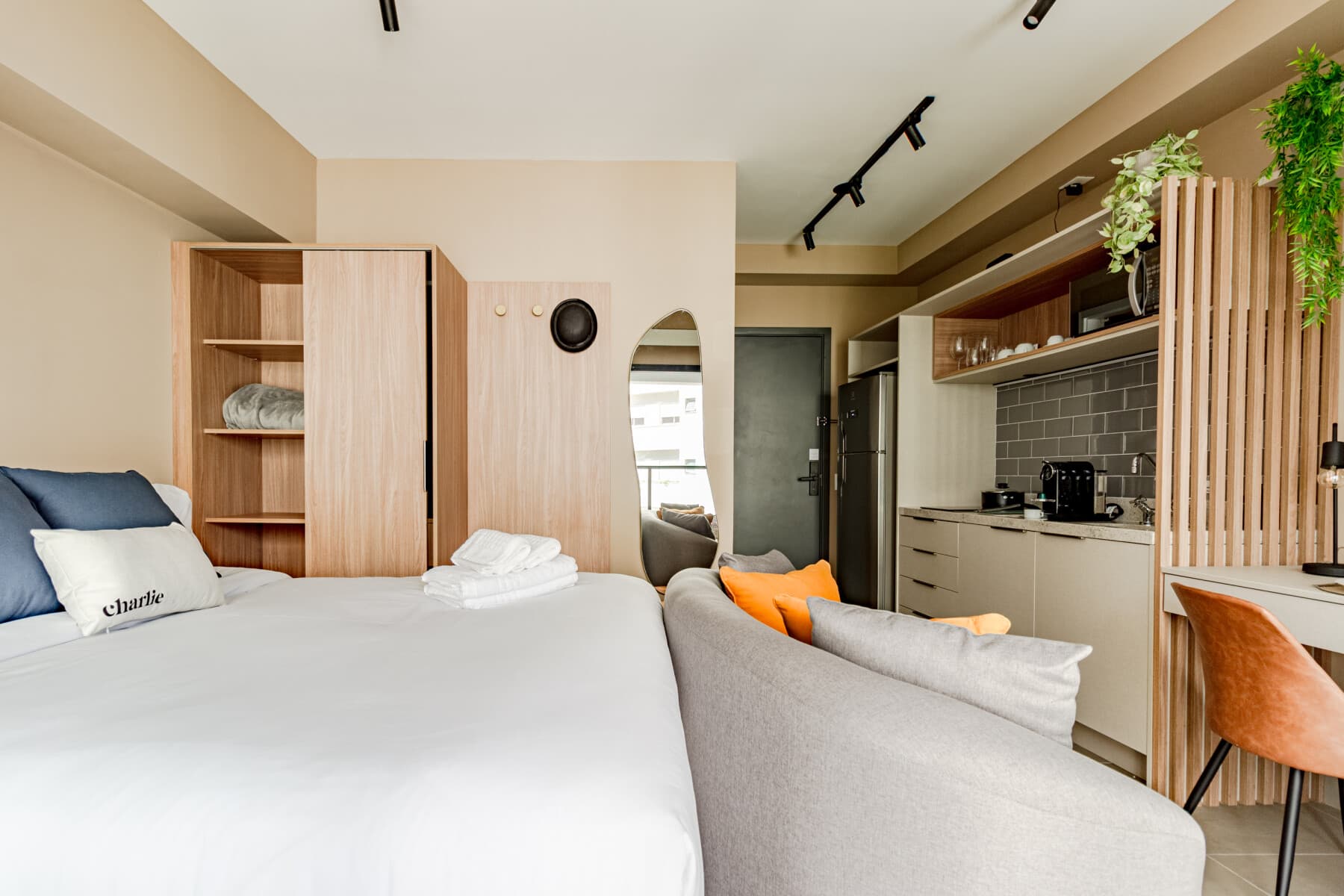 Charlie Window Moema