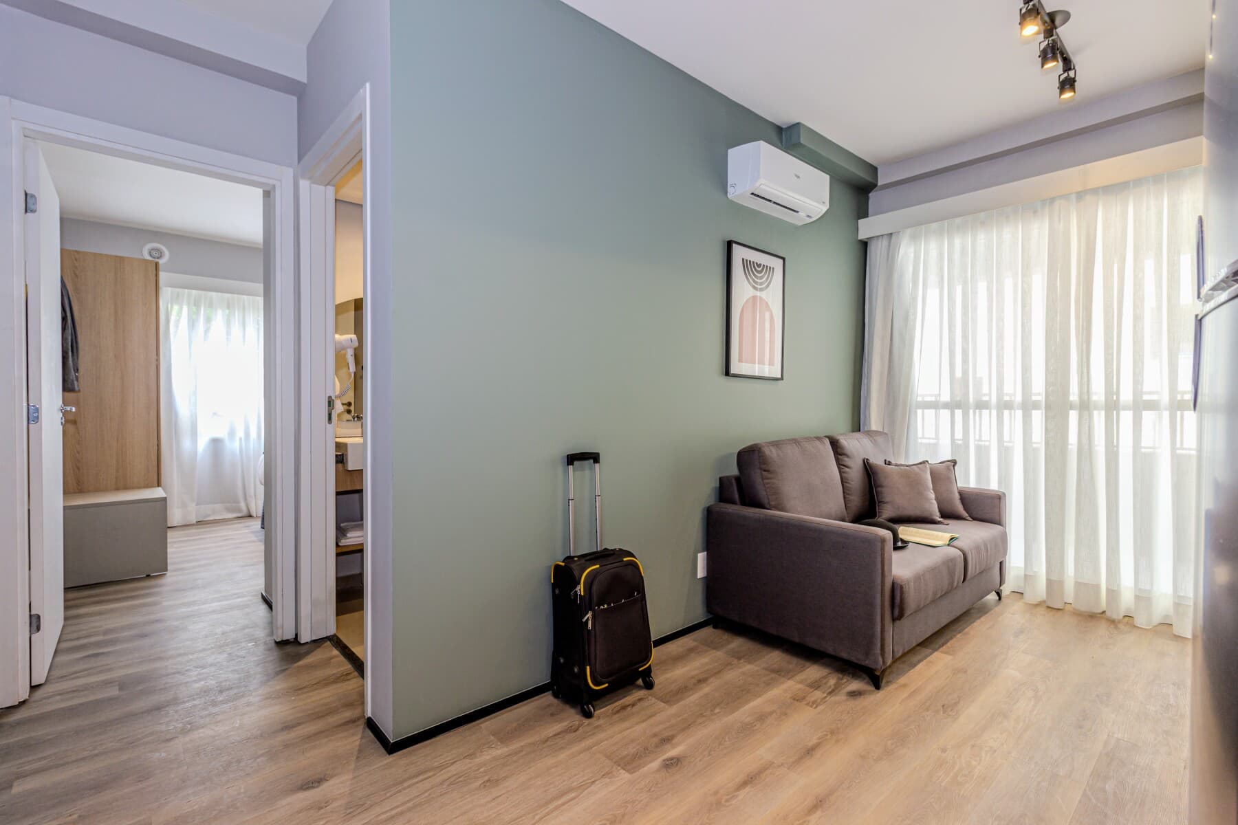 Charlie Nik Paradiso