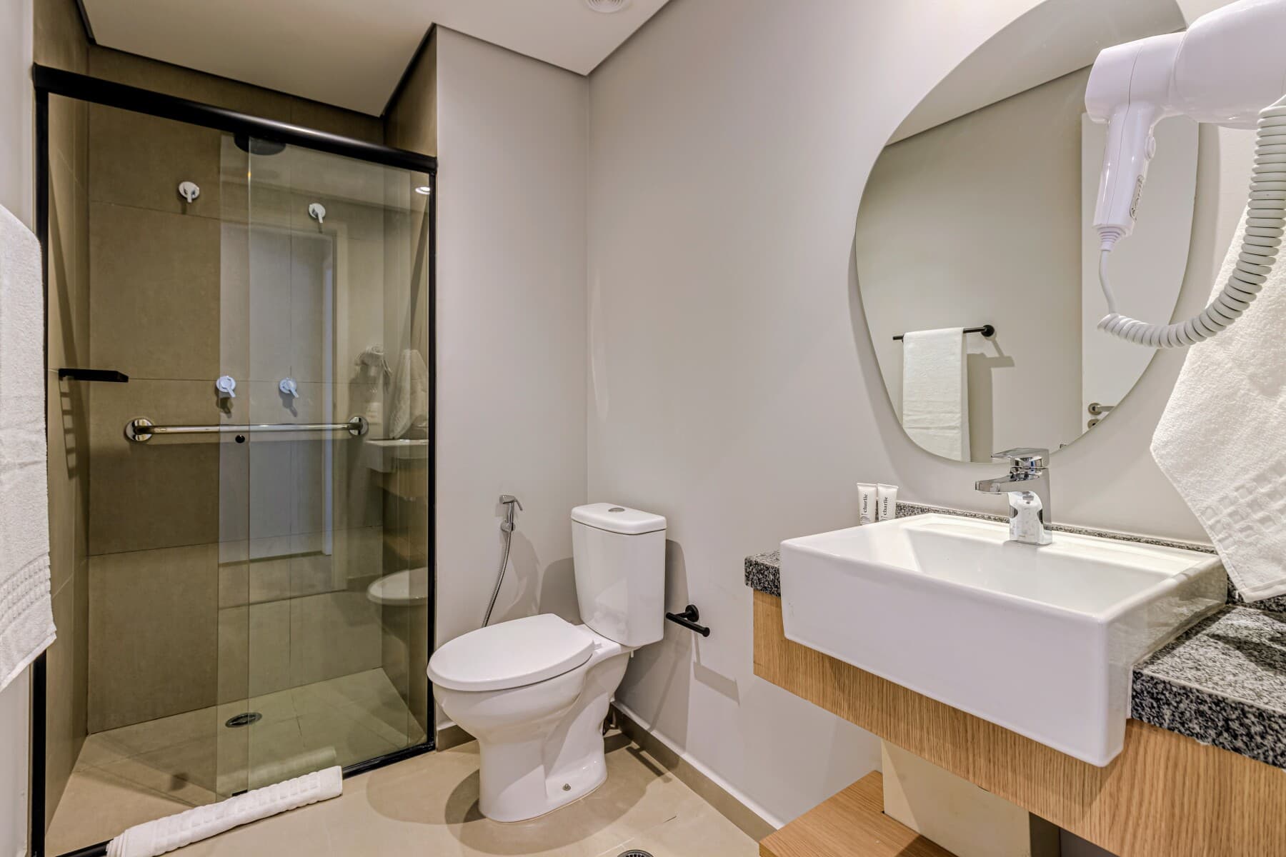 Charlie Nik Paradiso