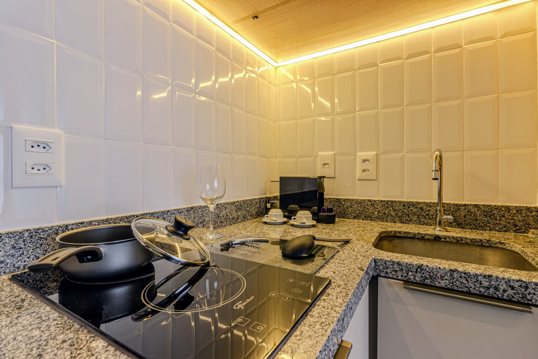 Charlie Nik Paradiso