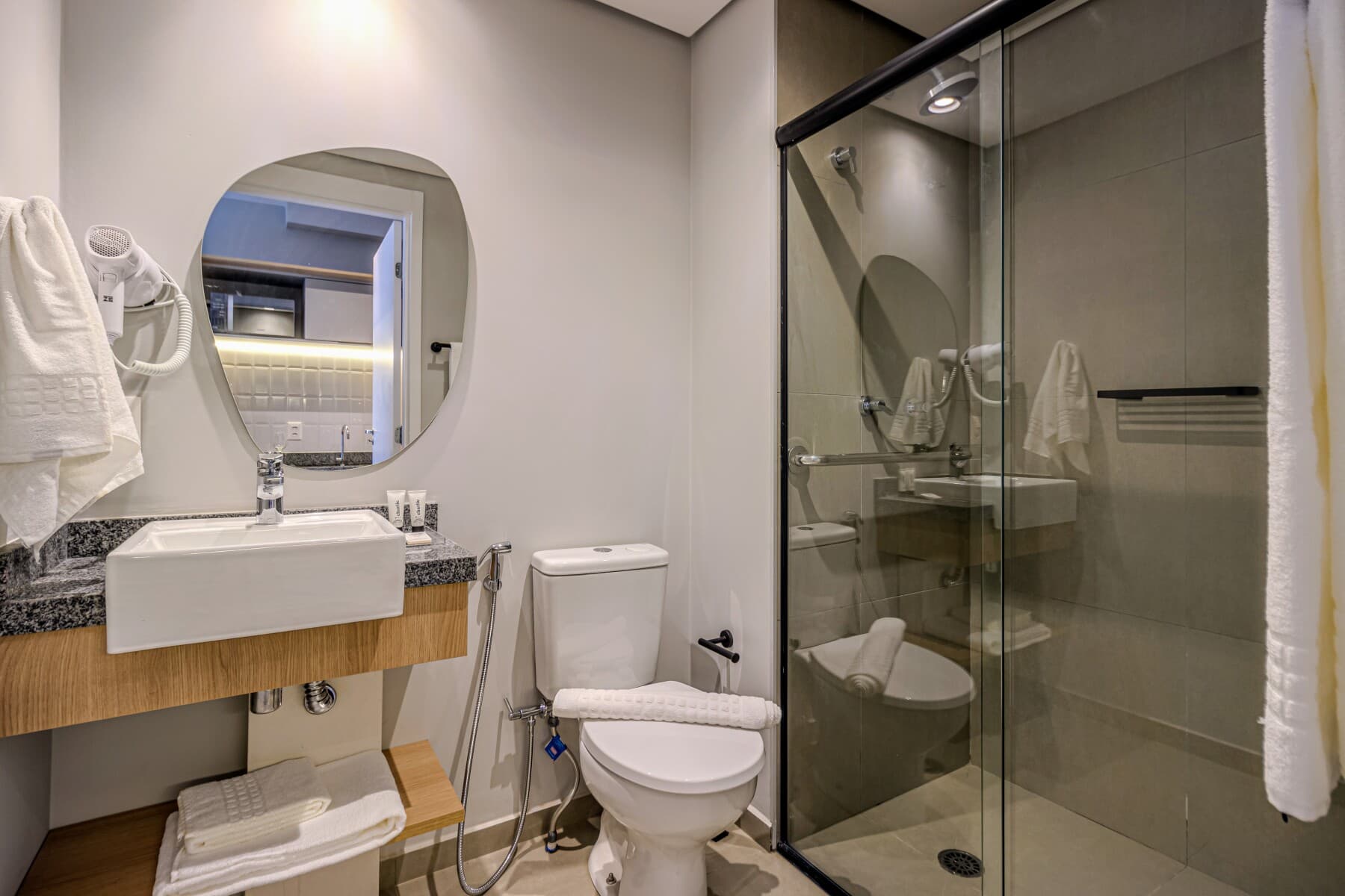 Charlie Nik Paradiso