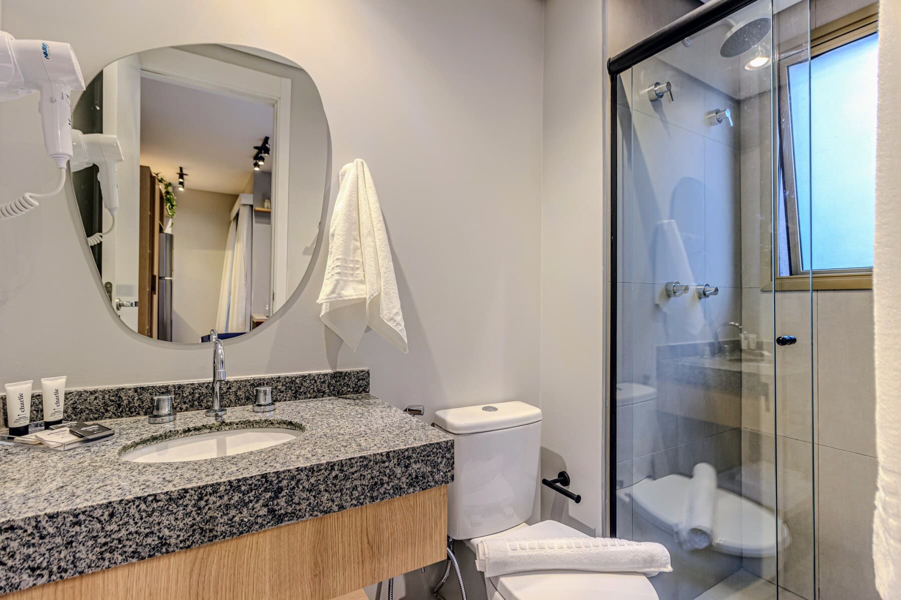 Charlie Nik Paradiso