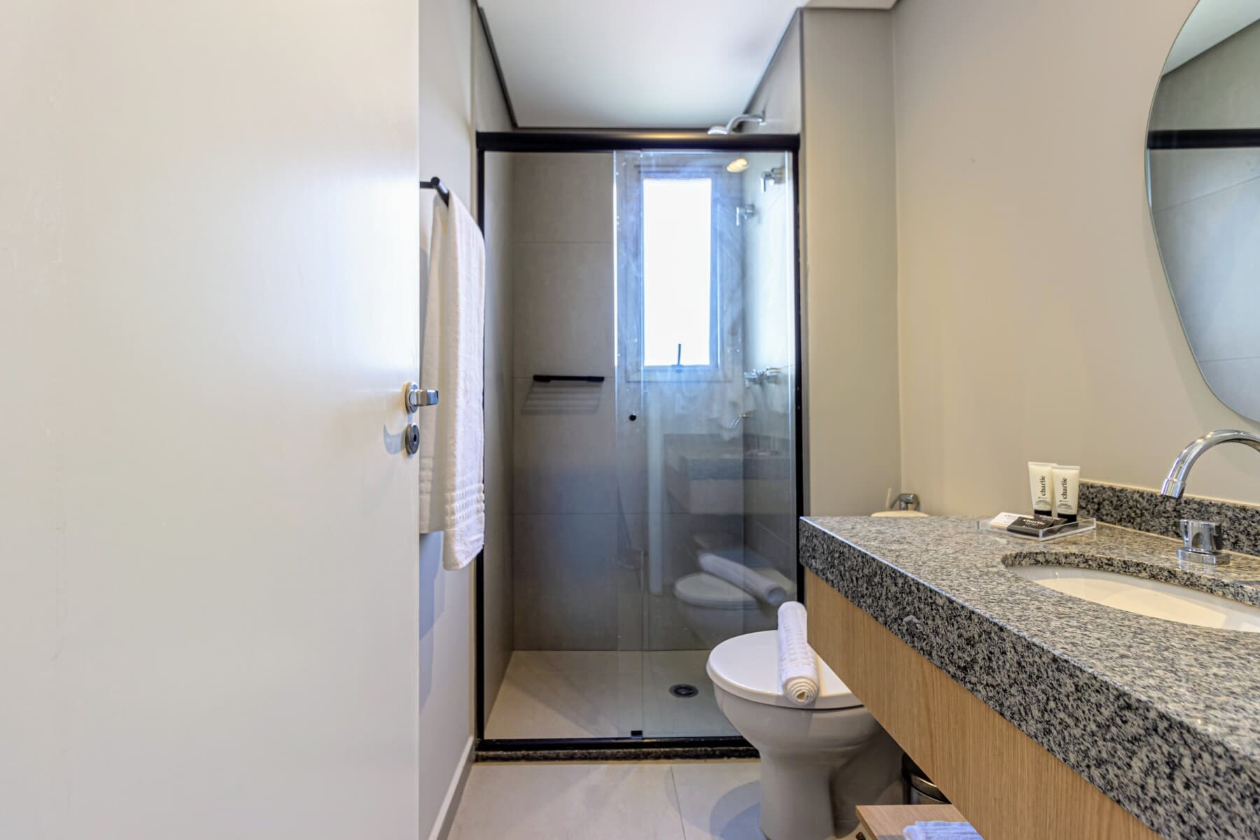 Charlie Nik Paradiso