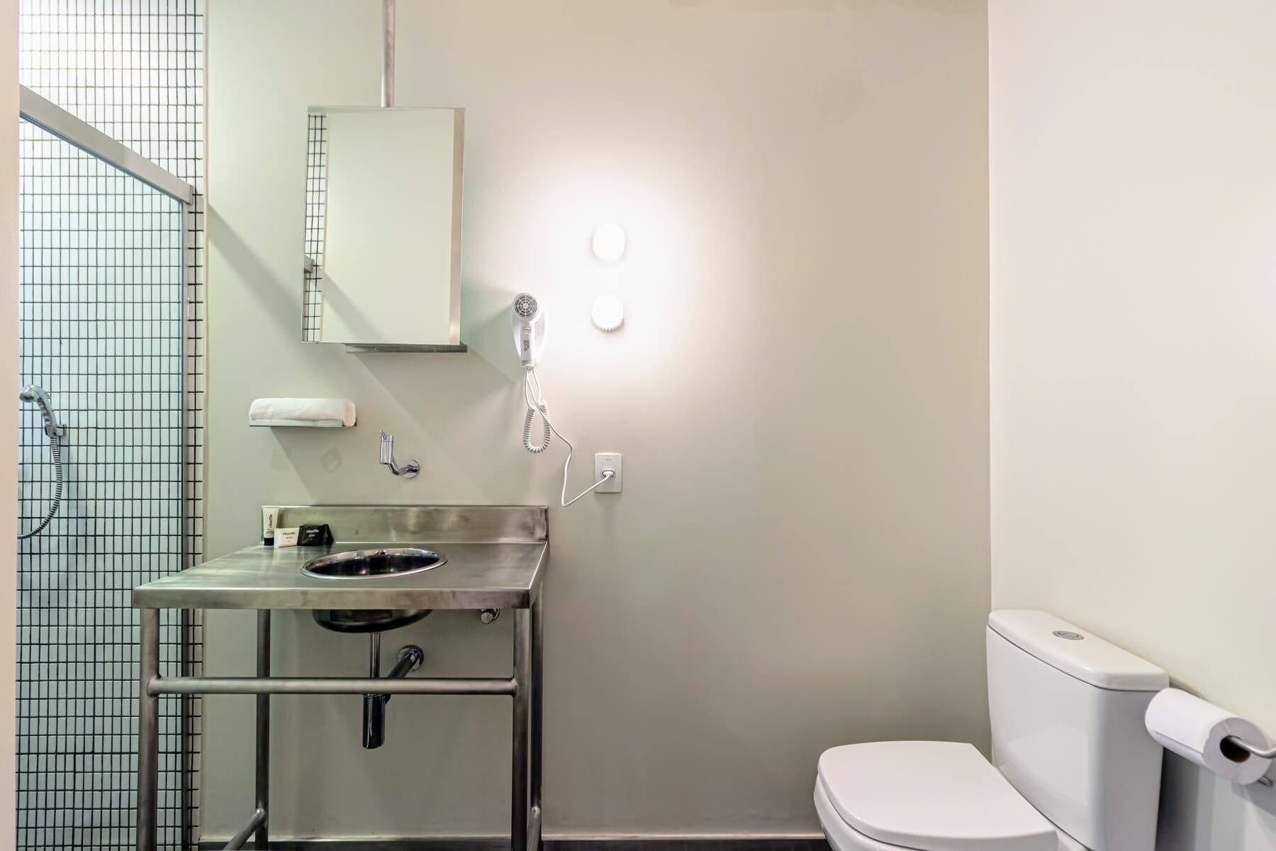 Charlie Petrah Vila Buarque