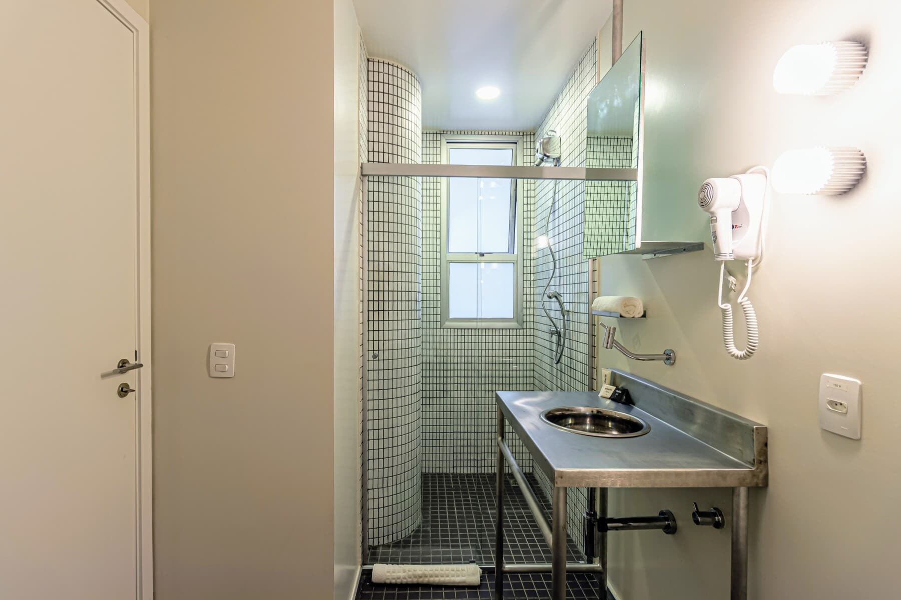 Charlie Petrah Vila Buarque