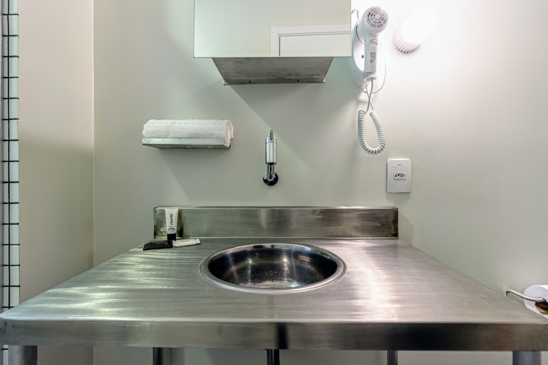 Charlie Petrah Vila Buarque