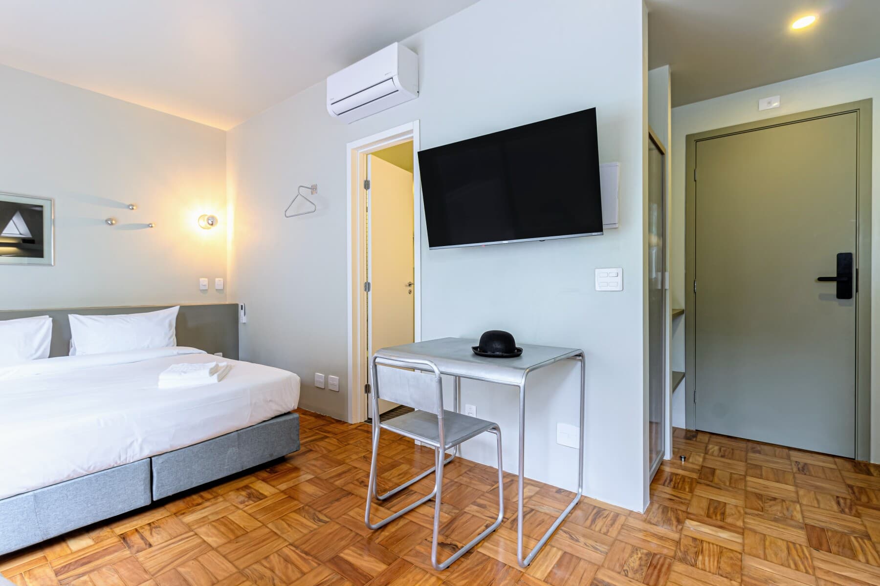 Charlie Petrah Vila Buarque